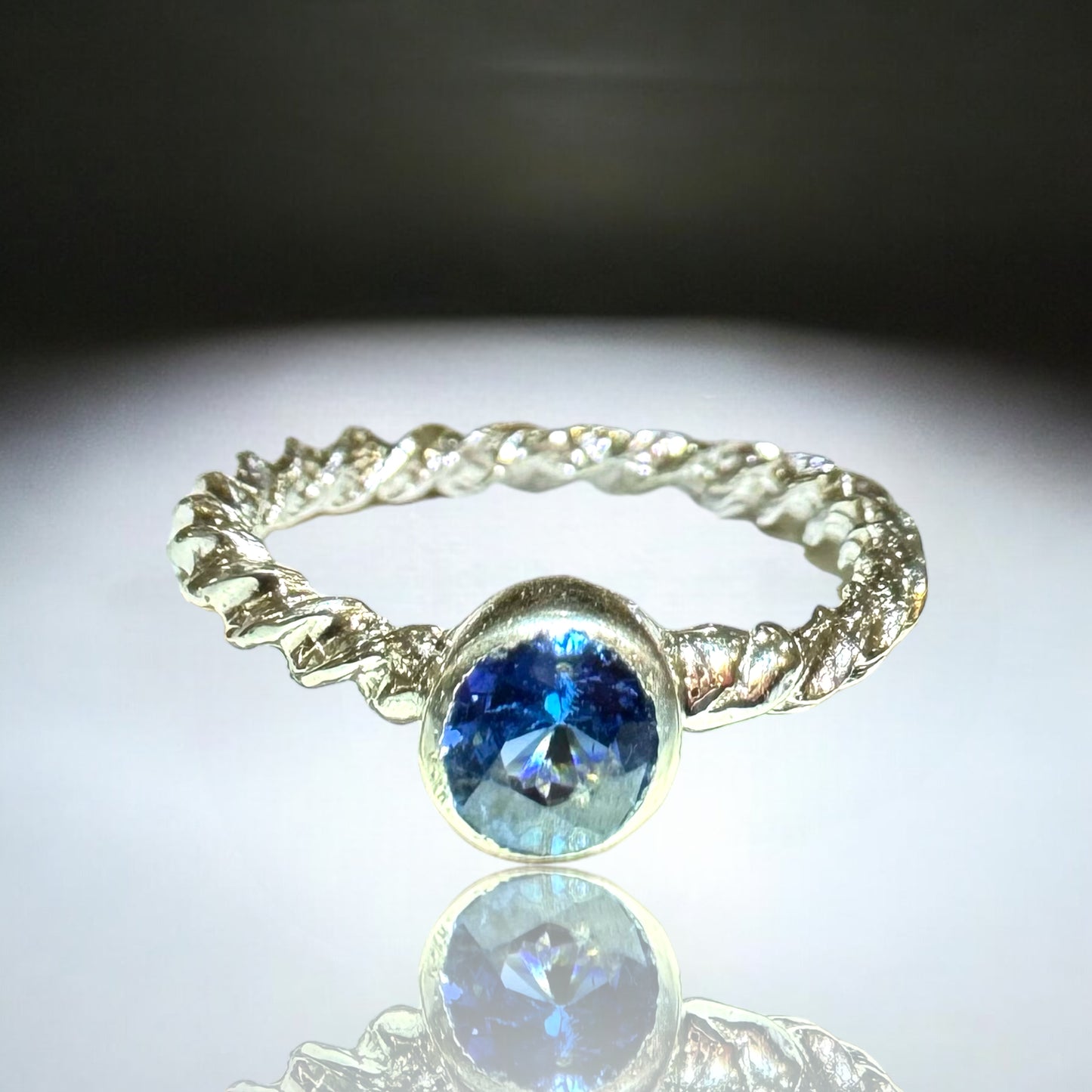 Woman's Ring - Blue Sapphire