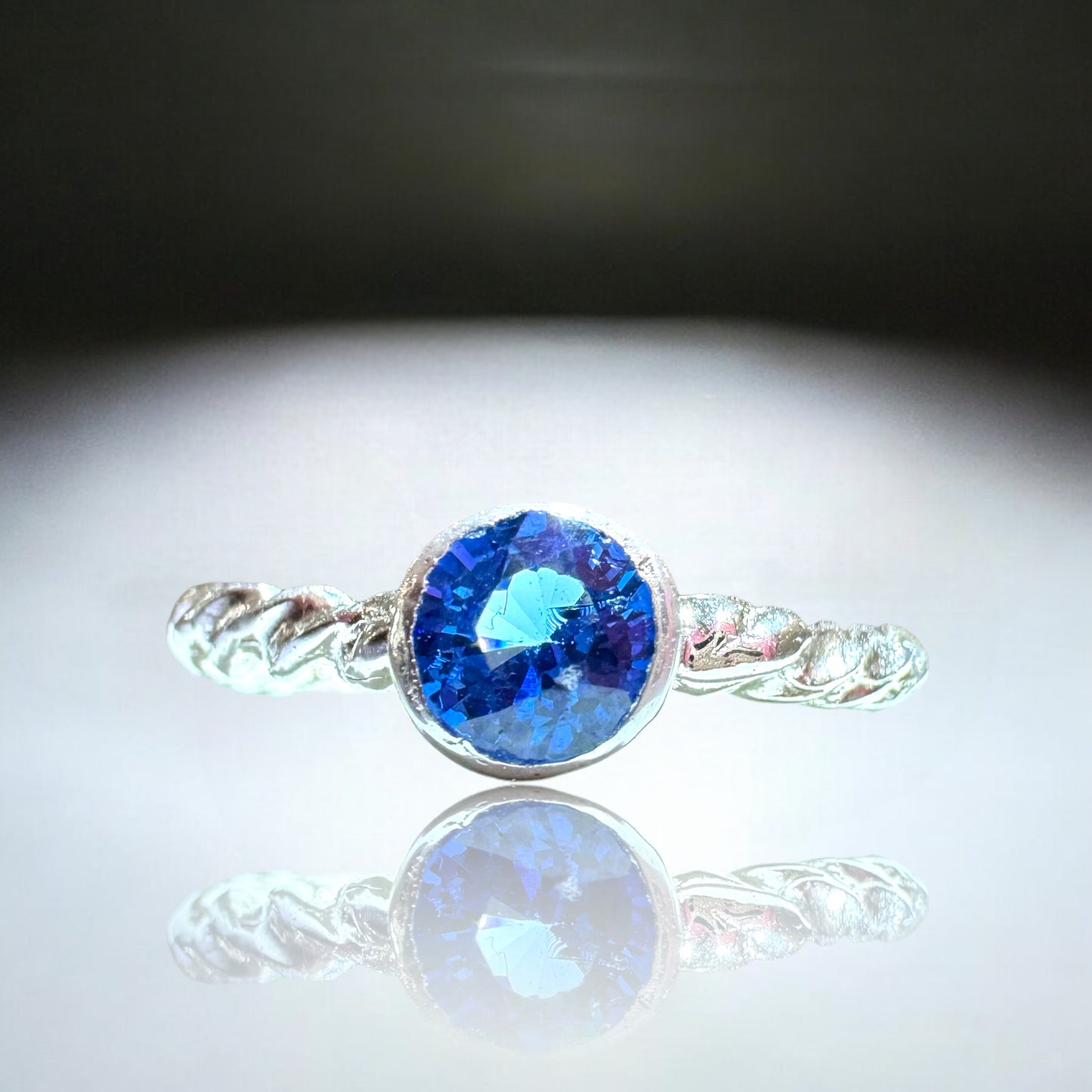 Woman's Ring - Blue Sapphire