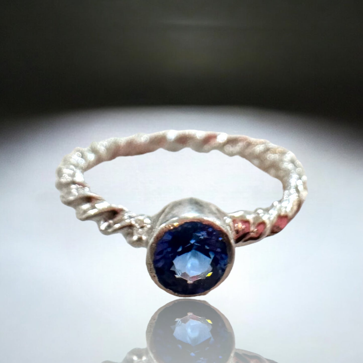 Woman's Ring - Blue Sapphire