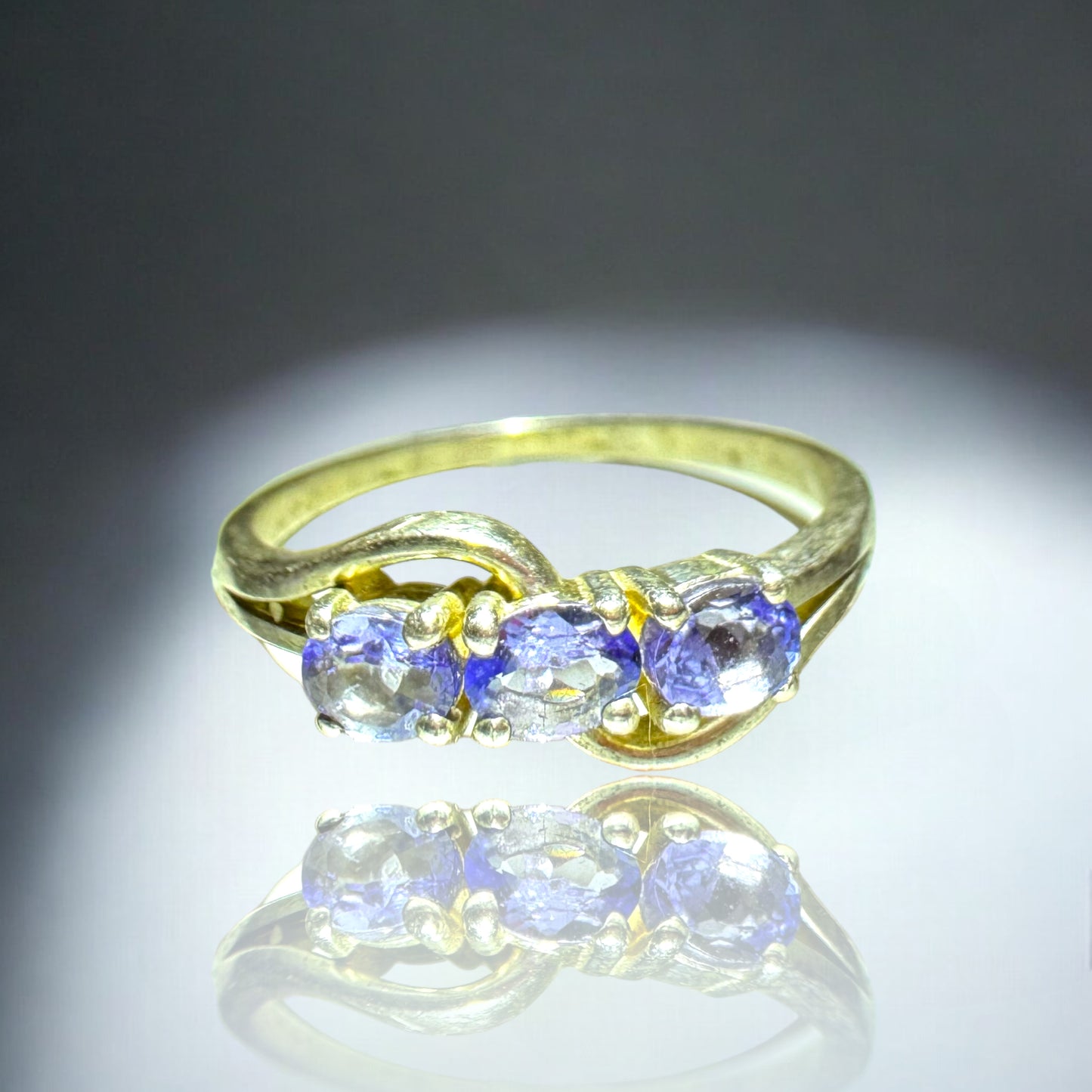 Woman's Ring - Tanzanite